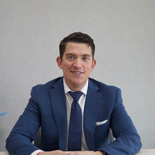 Dr. Carlos Eduardo Alcivia Smith Dr. Carlos Eduardo Alcivia Smith