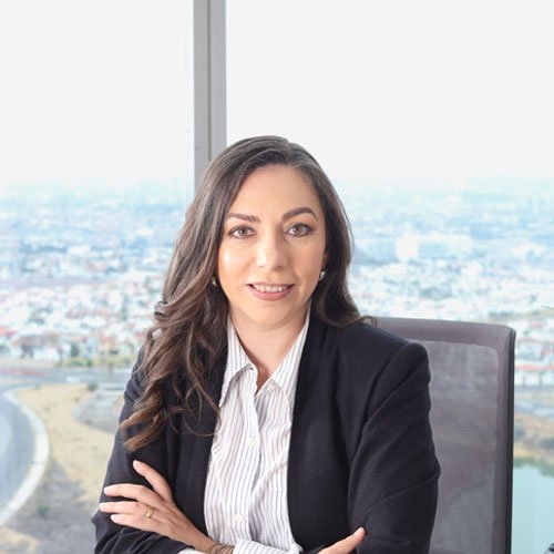 Mtra. Adriana Smith Mtra. Adriana Smith